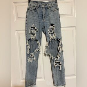 American Eagle Outfitters Women’s Distressed Light Blue Denim Mom Jean